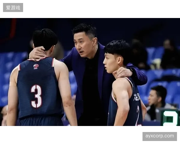 杜锋因阵容伤病被迫调整战术，但将徐杰的功能定位改变并未有效改善全队联盟倒数的远投效率。